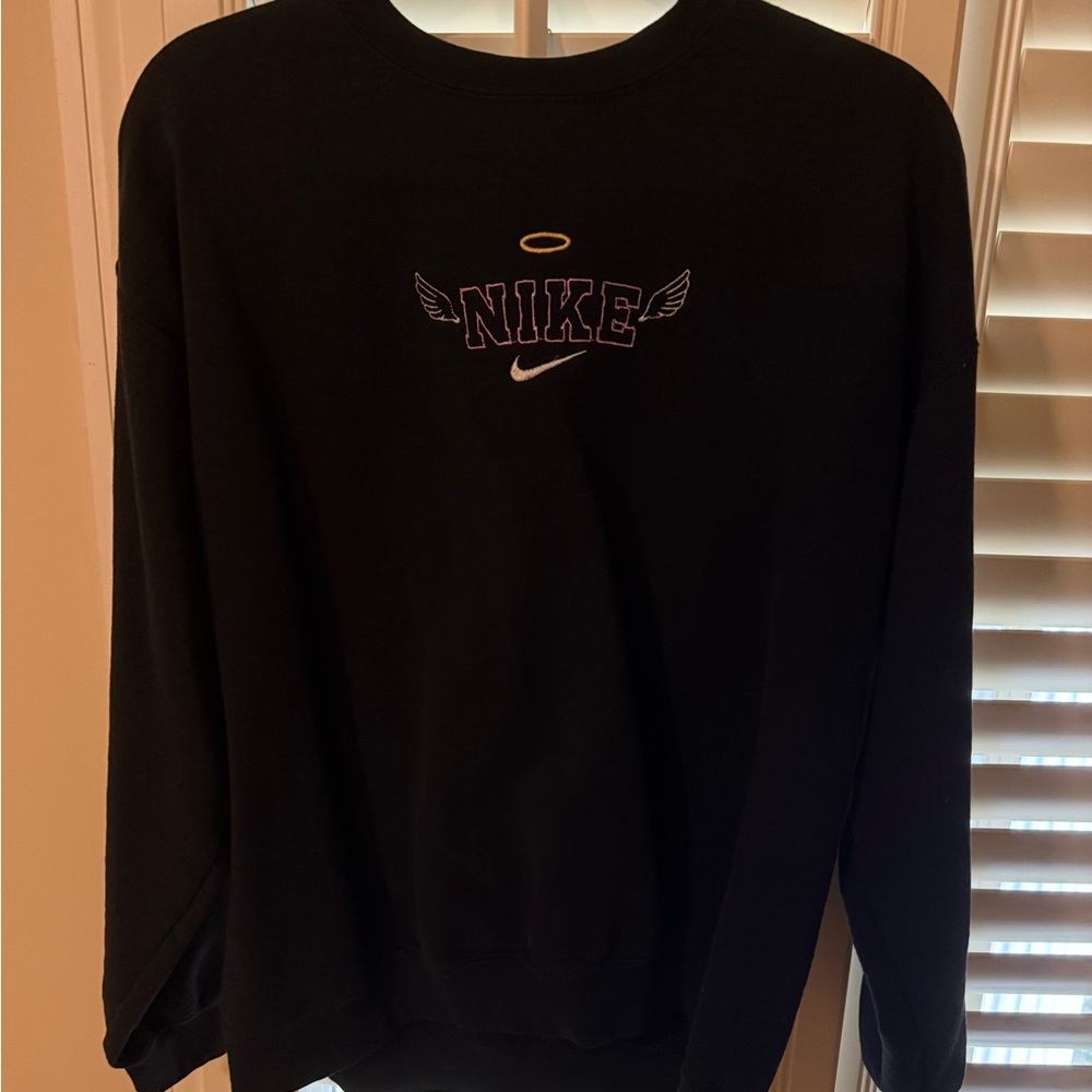 Nike Embroidered Crew Neck